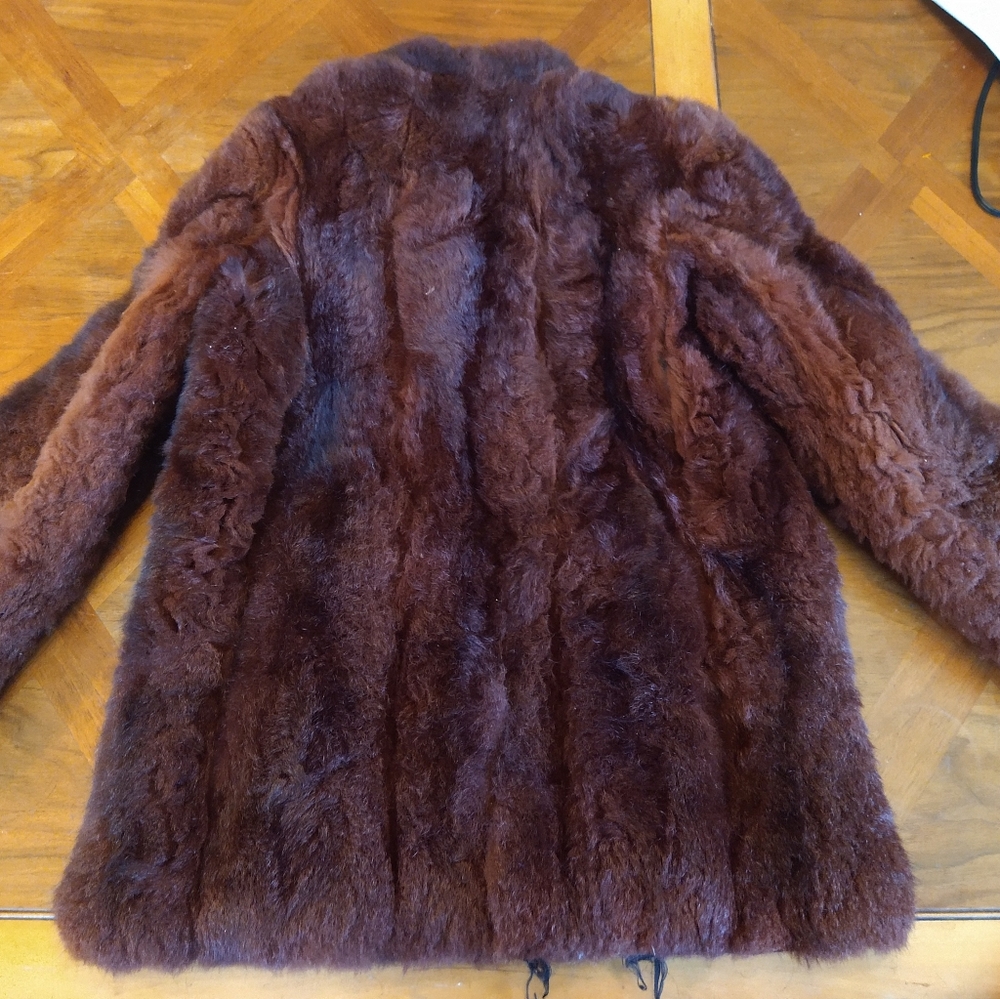 Robert Mann Furs - Picture 4 of 8
